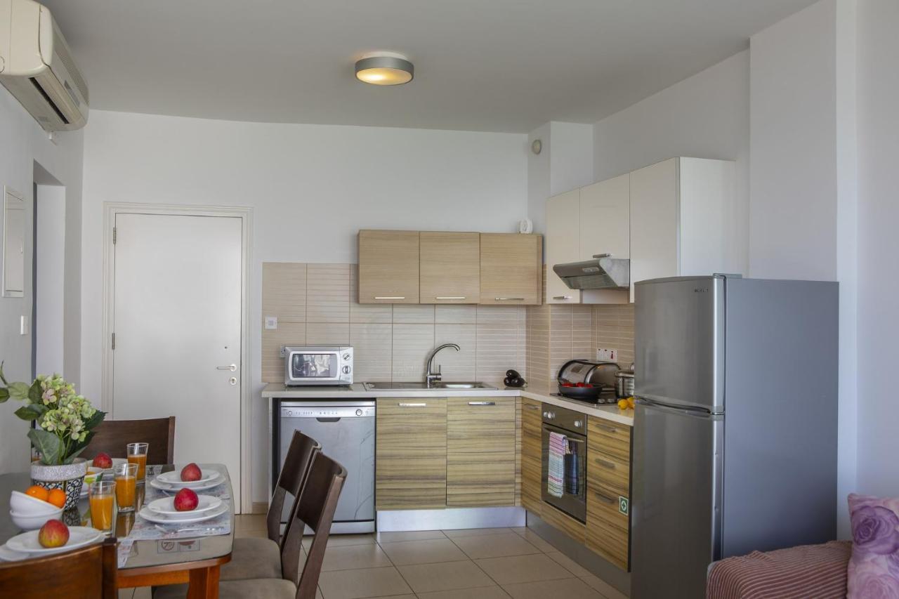 Coralli A 305 โปรทาราส ภายนอก รูปภาพ