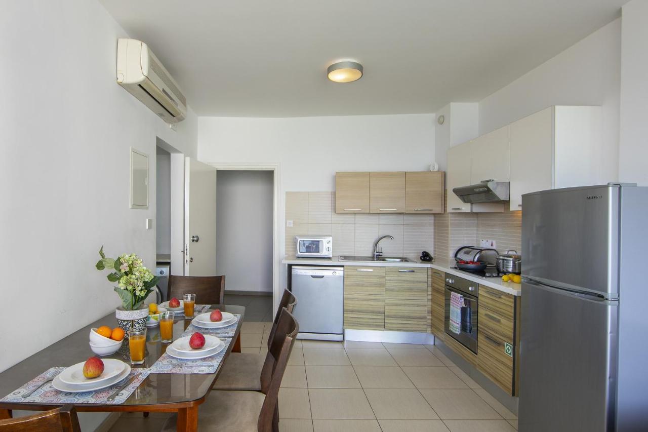 Coralli A 305 โปรทาราส ภายนอก รูปภาพ