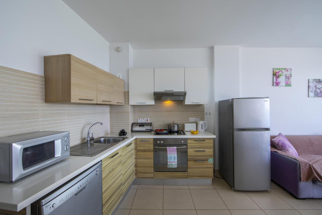 Coralli A 305 โปรทาราส ภายนอก รูปภาพ
