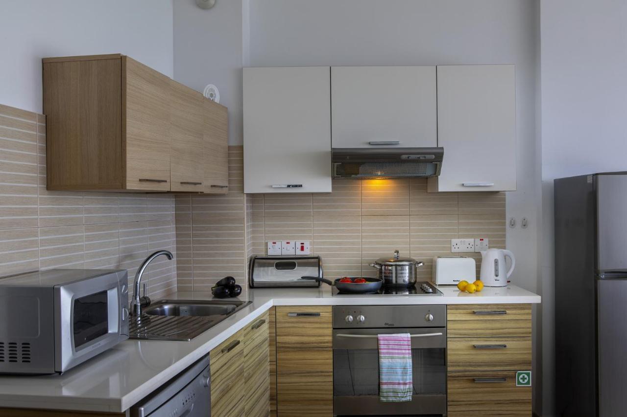 Coralli A 305 โปรทาราส ภายนอก รูปภาพ