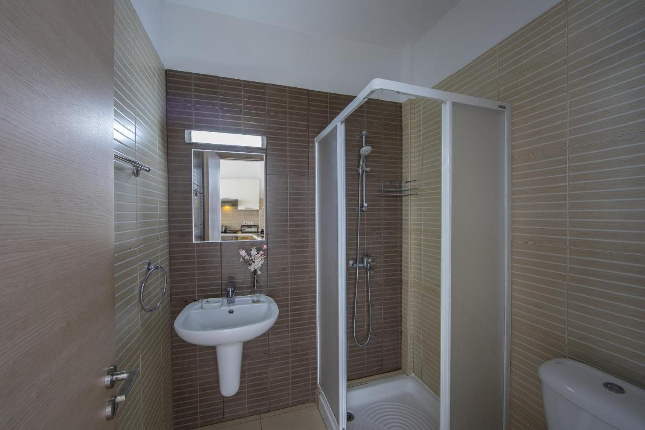 Coralli A 305 โปรทาราส ภายนอก รูปภาพ
